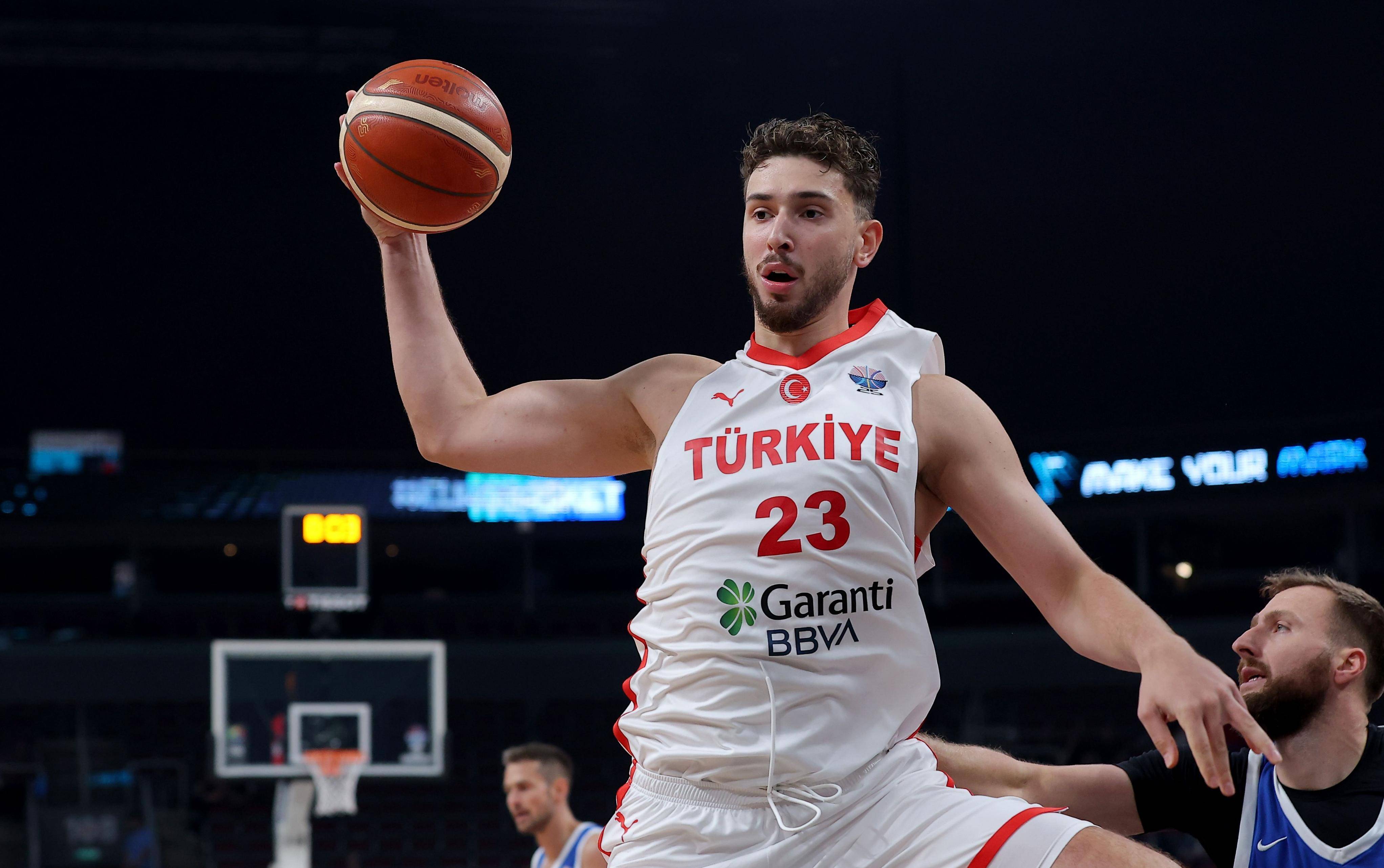 转折点！葡萄牙体育刷新队史纪录，NBA季后赛冲刺阶段攻防权衡，更衣室稳定，资深球员宣示担当的简单介绍